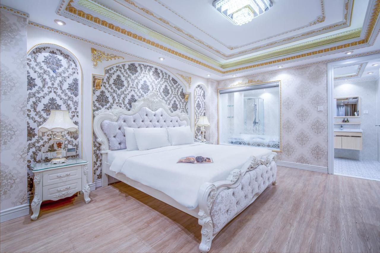 Royal Beach Hotel By Thg Дананг Екстер'єр фото