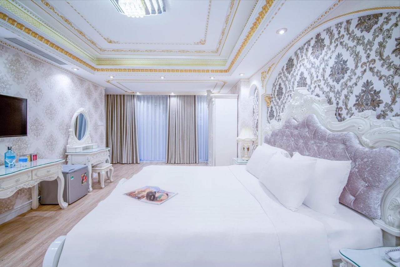 Royal Beach Hotel By Thg Дананг Екстер'єр фото