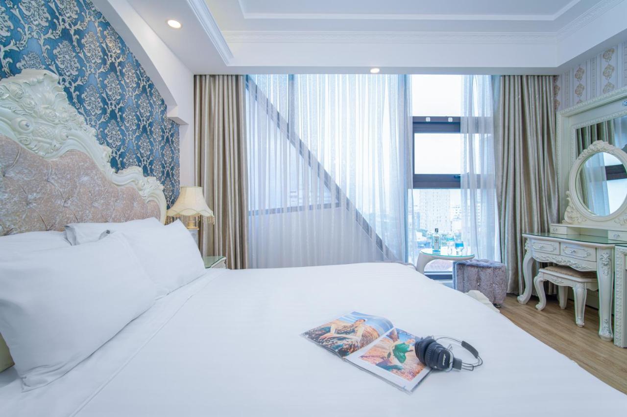 Royal Beach Hotel By Thg Дананг Екстер'єр фото