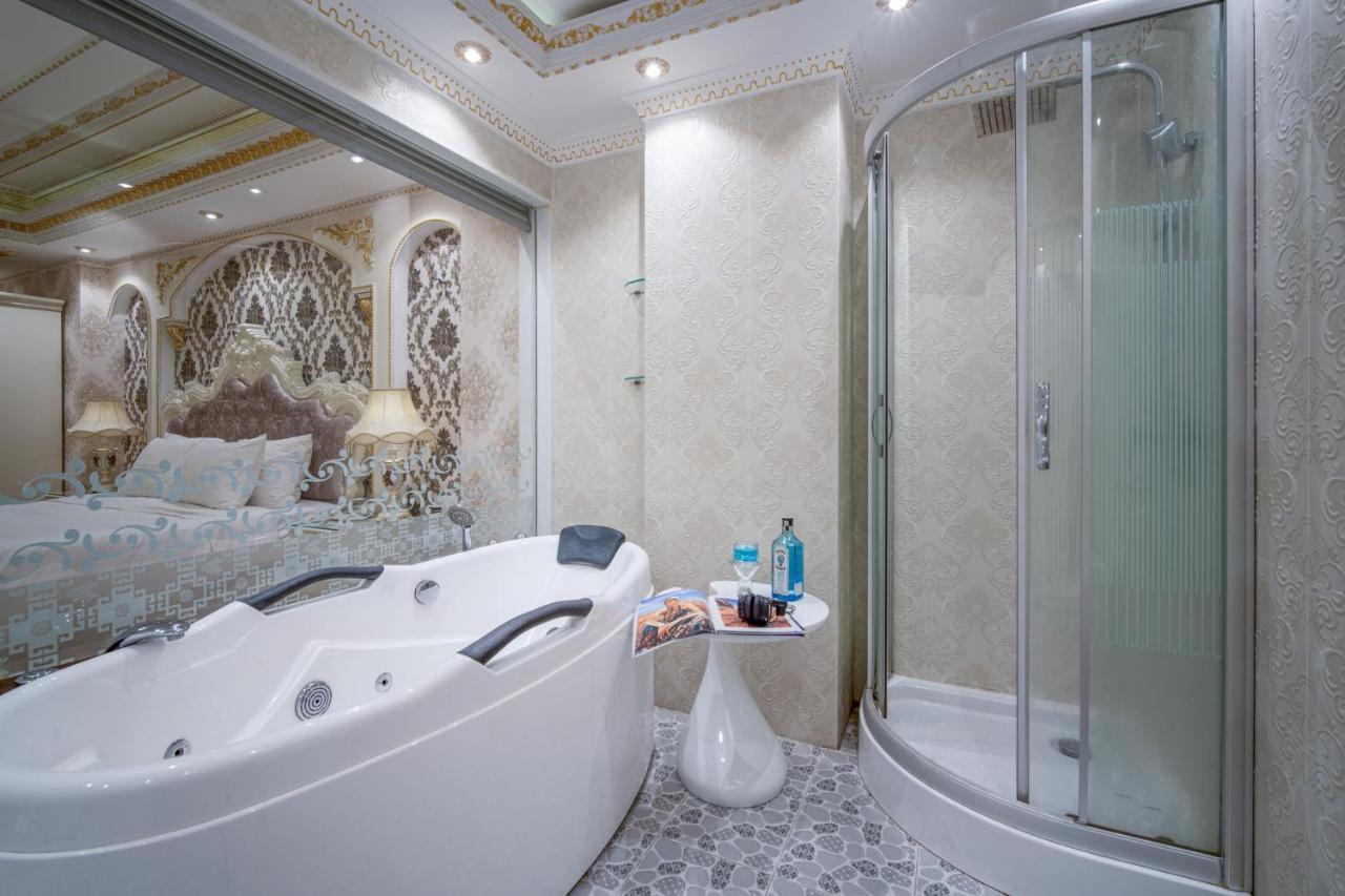 Royal Beach Hotel By Thg Дананг Екстер'єр фото