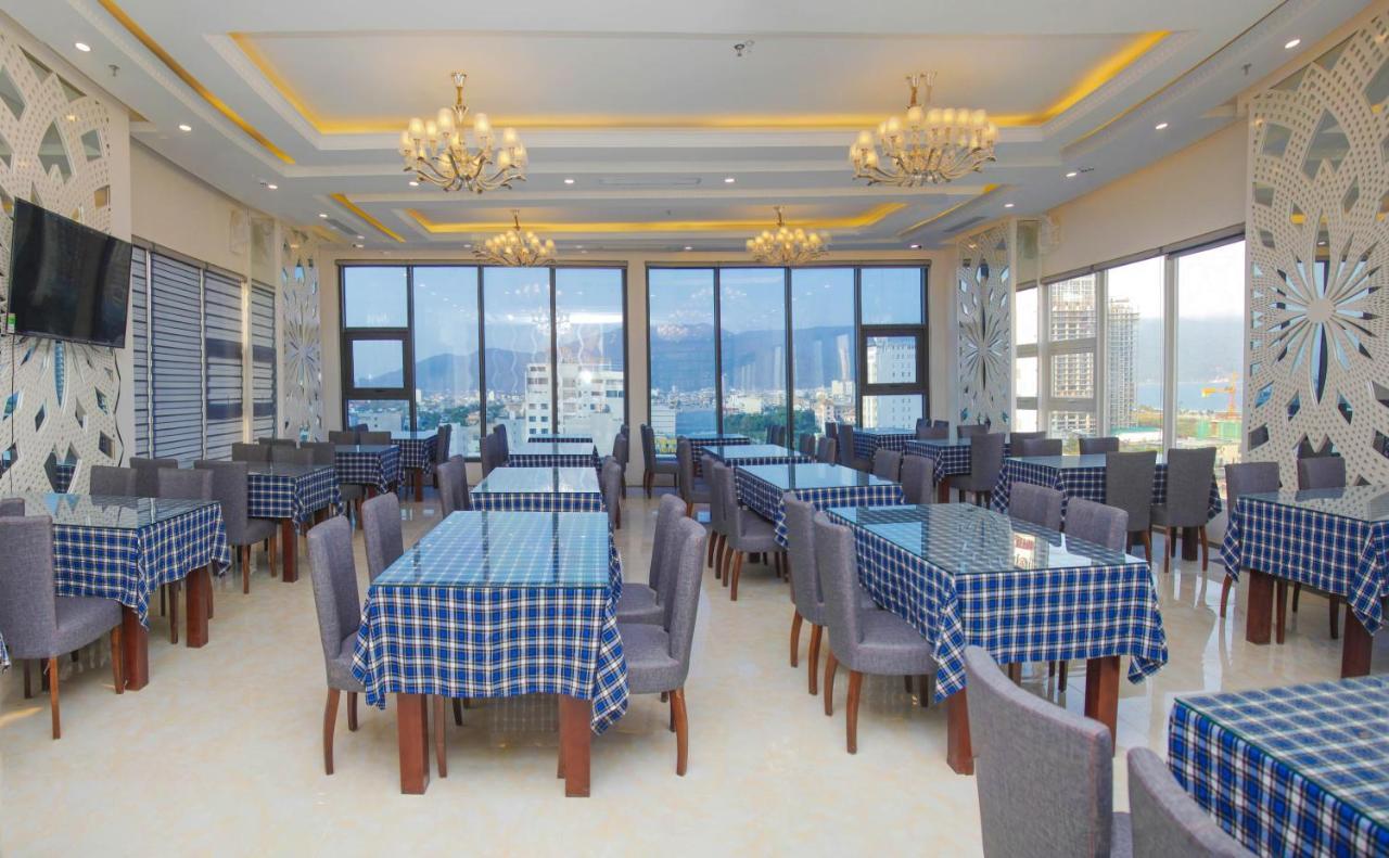 Royal Beach Hotel By Thg Дананг Екстер'єр фото