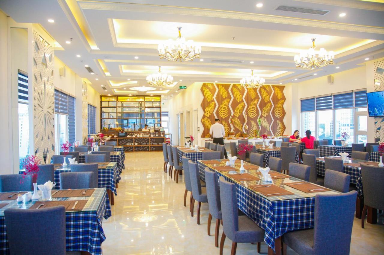 Royal Beach Hotel By Thg Дананг Екстер'єр фото